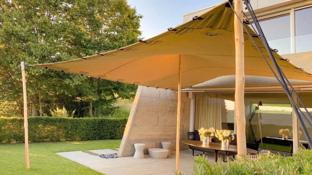 material cort gradină