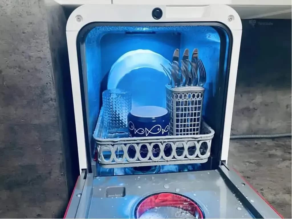 Recenzie Bob, mini-mașina de spălat vase