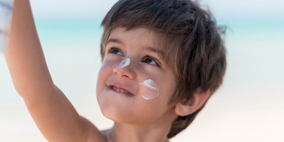 Cele-mai-bune-creme-cu-protectie-solara-top10.jpg