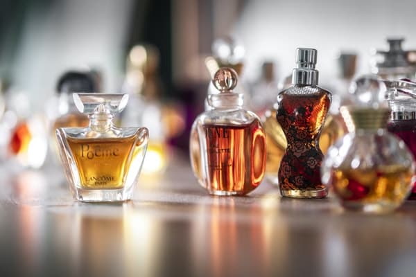 Cele-mai-bune-parfumuri-pentru-femei-TOP-5.jpg