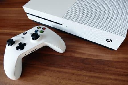 Consolă de gaming pentru pasionații de jocuri