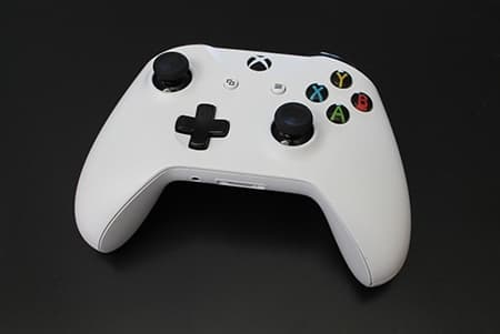 Consolă pentru gaming – joaca este la fel de atractivă și la 50 de ani!