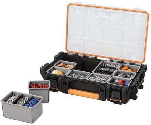 Cutie pentru unelte pentru un bărbat căruia îi plac cadourile utile pentru hobby-urile lui