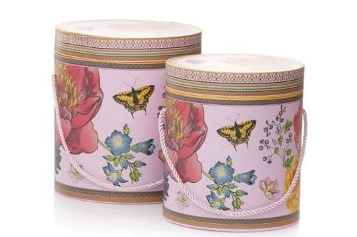 Cutii cadou carton cu un model original cu fluturi pentru femeile mereu cu zâmbetul pe buze