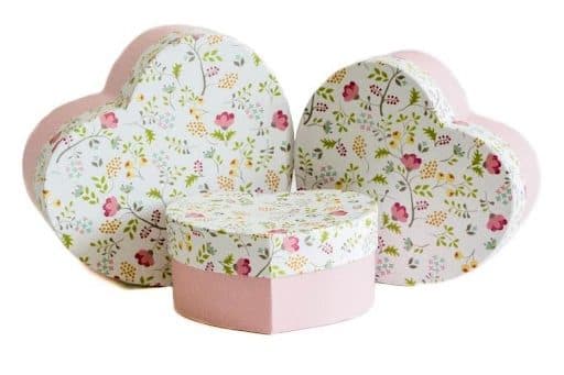Cutii cadou în formă de inimioară pentru daruri pline de iubire