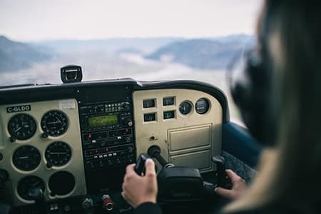 Experiența de zbor – nu vei uita niciodată cum este să prinzi aripi la 40 de ani!