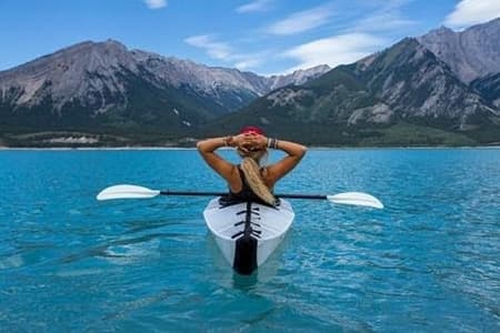 Experiente-pe-si-sub-apa-pentru-o-iubitoare-de-natura-si-aventura.jpg