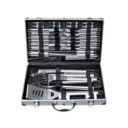 2. Set de ustensile pentru barbeque – cadoul ideal pentru orice bărbat căruia îi place grătarul