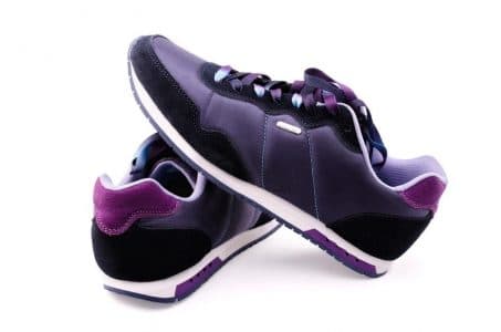 15 ide de cadou pentru soacră de Crăciun și 8 Martie-Încălțăminte confortabilă pentru o soacră foarte activă