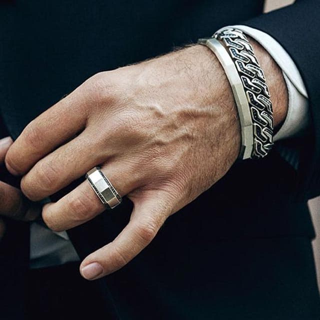 cadouri pentru iubit bijuterii