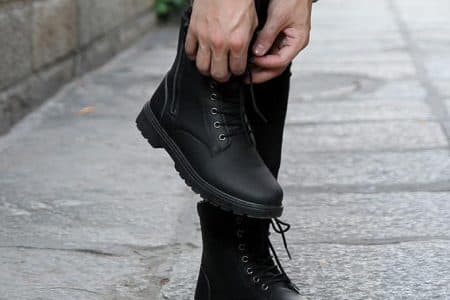 idei cadouri baieți bocanci militari