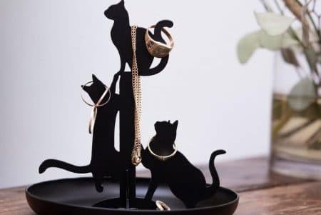 cadouri fete zi de nastere suport bijuterii