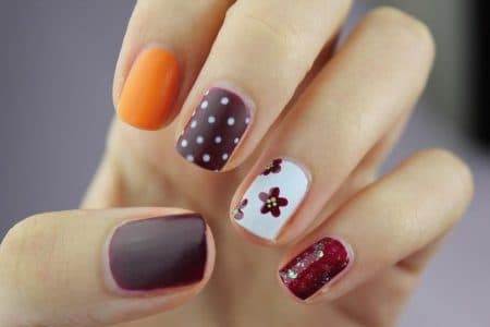 15 cadouri pentru soție de ziua ei, de 1, 8 Martie & Crăciun-Lampă UV pentru unghii – un cadou pt soție care o să-i oferă manichiura perfectă!
