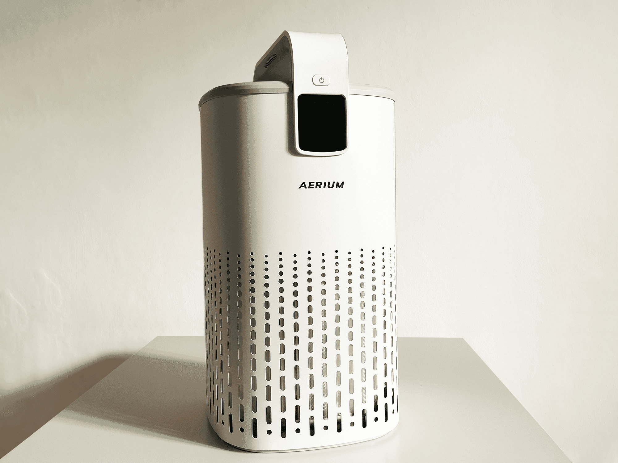 Recenzia purificatorului de aer Aerium PureSteel Q3