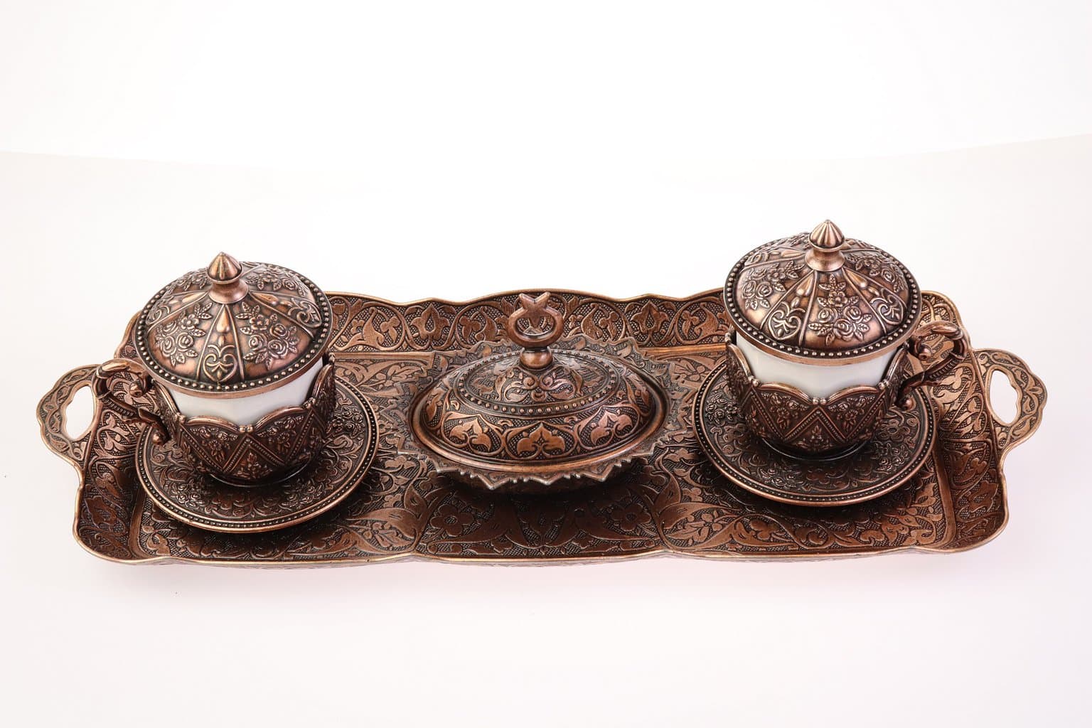 Un set de ceai și cafea,