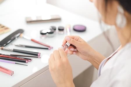 Set de cosmetice premium pentru o femeie care îi place să arate impecabil