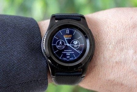 Smartwatch - cadou bărbat pentru un tată modern