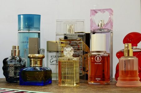 Parfumuri de lux pentru nașii care apreciază mirosurile rafinate