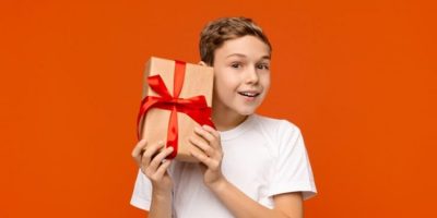 30 idei de cadouri pentru băieți