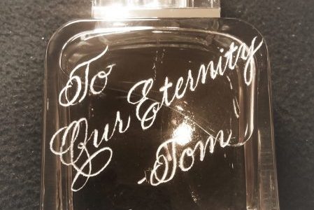cadouri de nuntă personalizate parfum gravat
