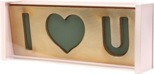 9. Cutie cu mesaj de iubire pentru a celebra Ziua Îndrăgostiților