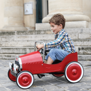 masinute cu pedale cadouri de Moș Nicolae pentru copii